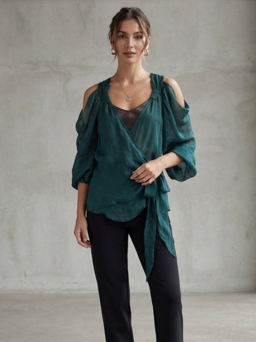 BCBG Maxazria Silk Emerald Green Tie-Front Chiffon Cold Shoulder Blouse Small